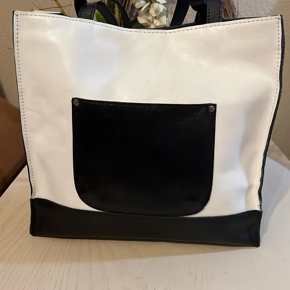Classic Two-Tone White and Black Tote Bag with Tassel